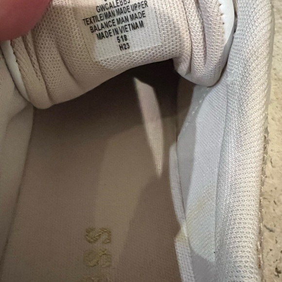 GUESS Women's Invited Sneaker Size 9.5 - Picture 6 of 9